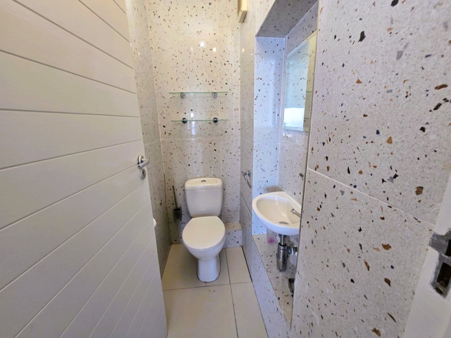 2 Bedroom Property for Sale in Wilderness Central Western Cape